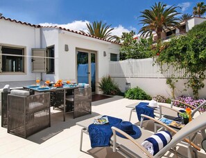 Apartment | Outdoor dining