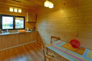 Casa | Cucina privata | Bollitore elettrico, seggiolone