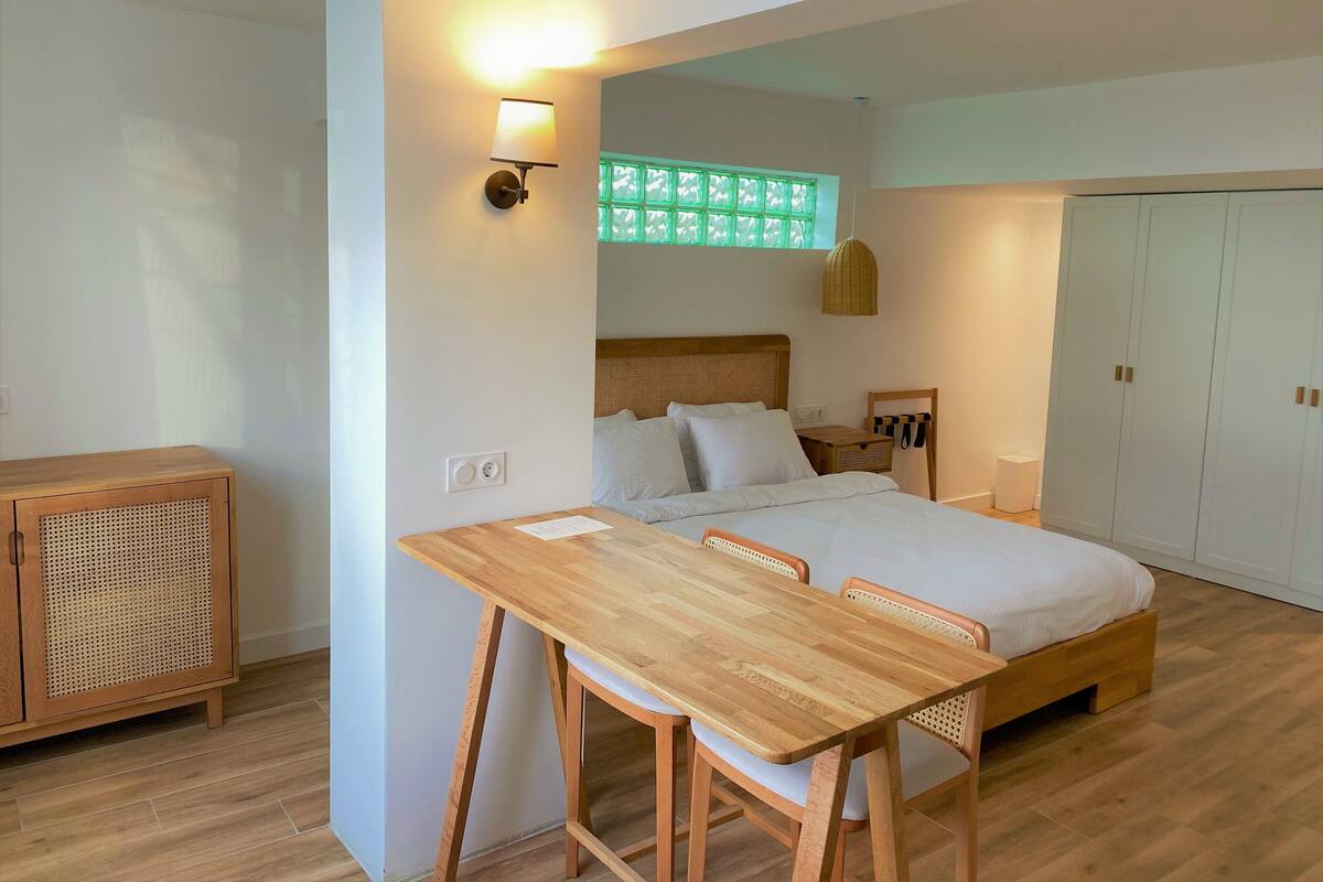 Business Double Room, Sea View | Egyptian cotton sheets, premium bedding, Select Comfort beds, minibar