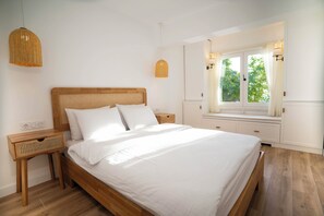 Kahden hengen perhehuone (yksi tai kaksi sänkyä), merinäköala | 1 makuuhuone, egyptinpuuvillaiset lakanat, ylelliset vuodevaatteet