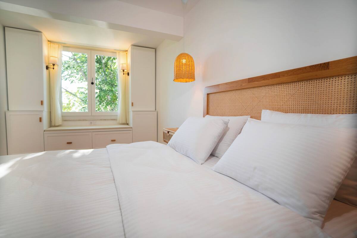 Standard Room | Egyptian cotton sheets, premium bedding, Select Comfort beds, minibar