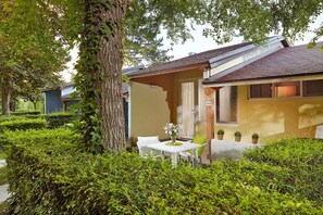 Exterior - Bungalow in Caorle With Garden Furniture (Caorle)