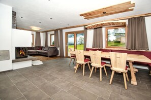 Living room - Chalet in Jochberg With Sauna & Mountain Views (Hollersbach im Pinzgau)