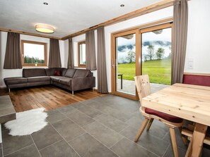 Dining - Chalet in Jochberg With Sauna & Mountain Views (Hollersbach im Pinzgau)
