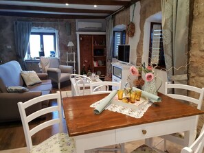 House | Dining - Stone House in Dobrec With Sea Views (Opatija)