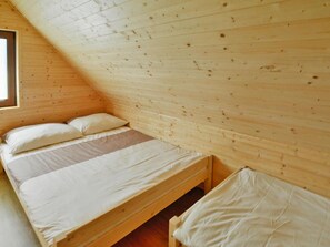 Rumah | 3 kamar tidur dan dilengkapi dengan perabotan berbeda-beda