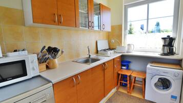 House | Private kitchen | Electric kettle, toaster