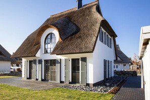 House | Exterior - Luxushaus Bodstedt mit Lagunenschwimmen (Fuhlendorf)