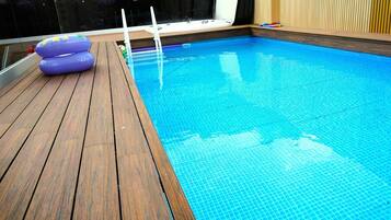 Apartment | Pool | Outdoor pool