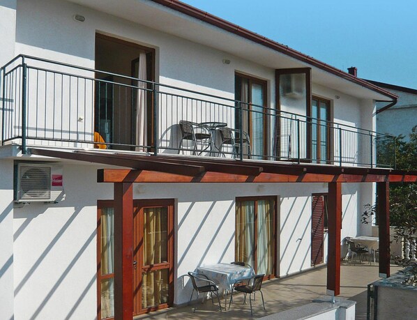 Apartment | Exterior - 3-person Apartment in Starigrad (Starigrad)