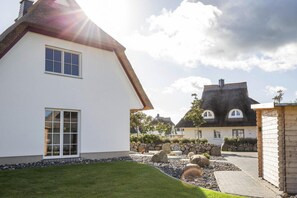 Exterior - House by Bodden Lagoon With Sauna (Fuhlendorf)