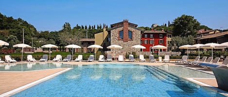 Apartment | Pool | Outdoor pool