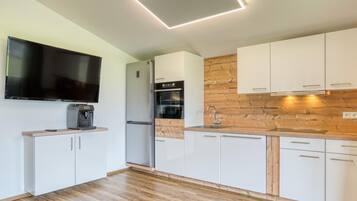 Apartment | Private kitchen | Electric kettle, highchair