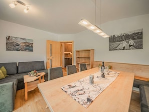 Living room - Apartment in Brixen Near Wilder Kaiser Gondola (Brixen im Thale)