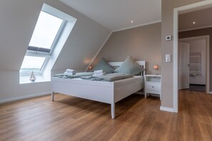 House | 3 bedrooms, individually furnished, iron/ironing board