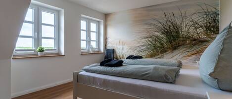 House | 3 bedrooms, individually furnished, iron/ironing board