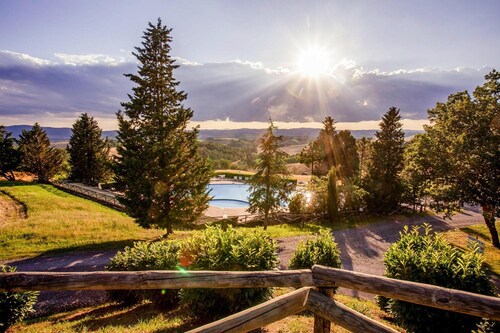 Apartment in Montaione With Carport