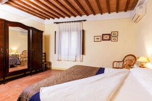 Apartment | 2 bedrooms - Apartment in Montaione With Carport (Montalcino)