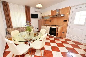 Apartment | Private kitchen - Apartments Lili in Pag Close to the Beach (Pag)