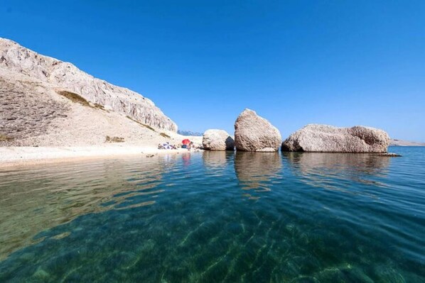 Apartment | Pool - Apartments Lili in Pag Close to the Beach (Pag)