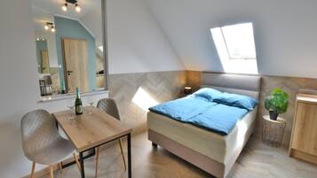 Apartment | 1 bedroom, iron/ironing board, bed sheets