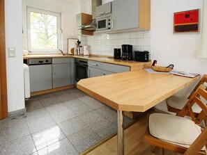 House | Private kitchen | Electric kettle, toaster - Cottage on the Kummerower See, Kummerow (Kummerow)