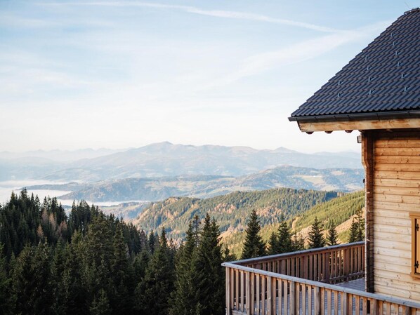 House | Balcony - Koralpe Holiday Home With its own Wellness Area (Frantschach-Sankt Gertraud)