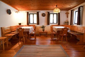 Apartment | Dining - Farmhouse Near Afritzer See & Nockberge Trails (Treffen)