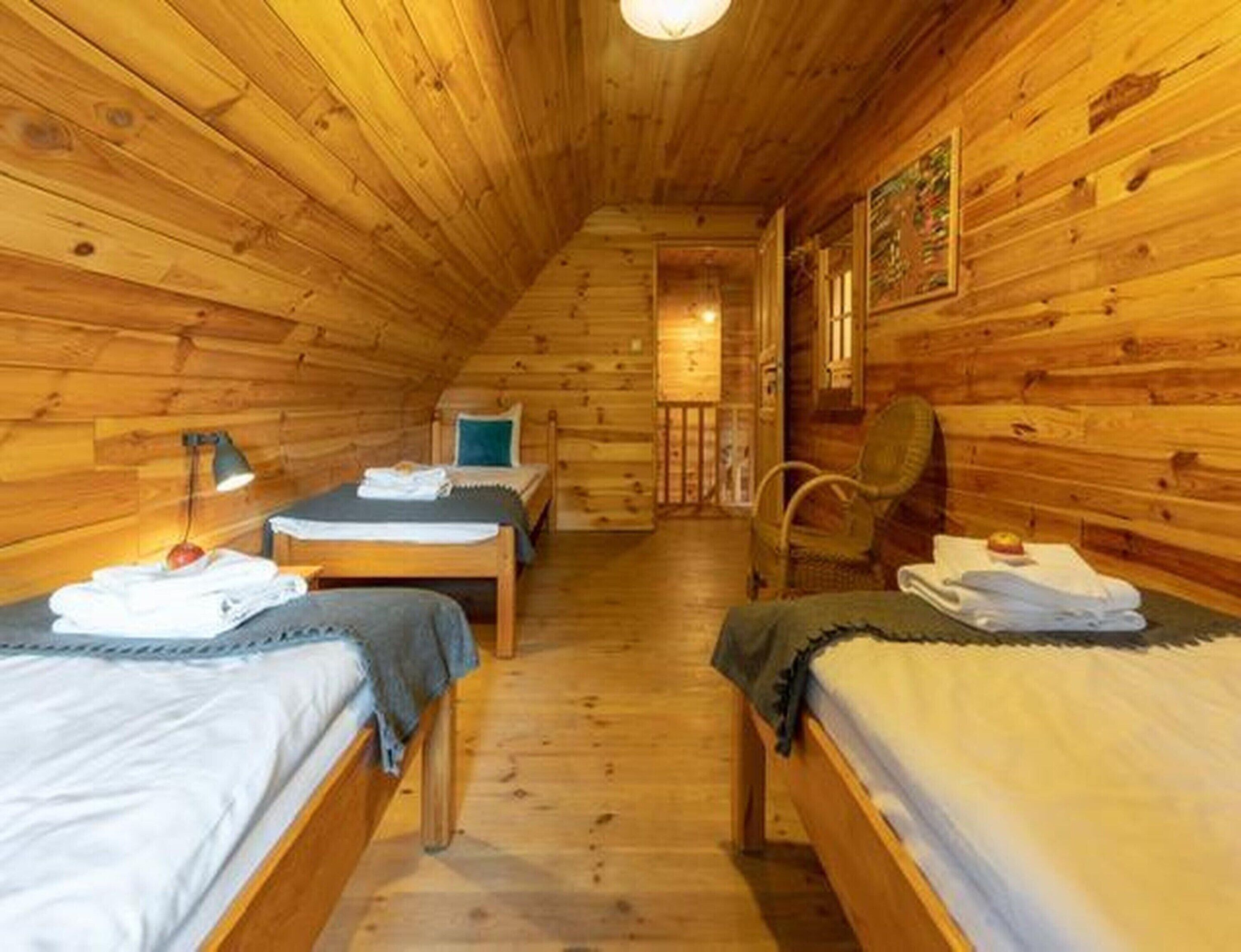 House | 3 bedrooms, individually furnished, bed sheets