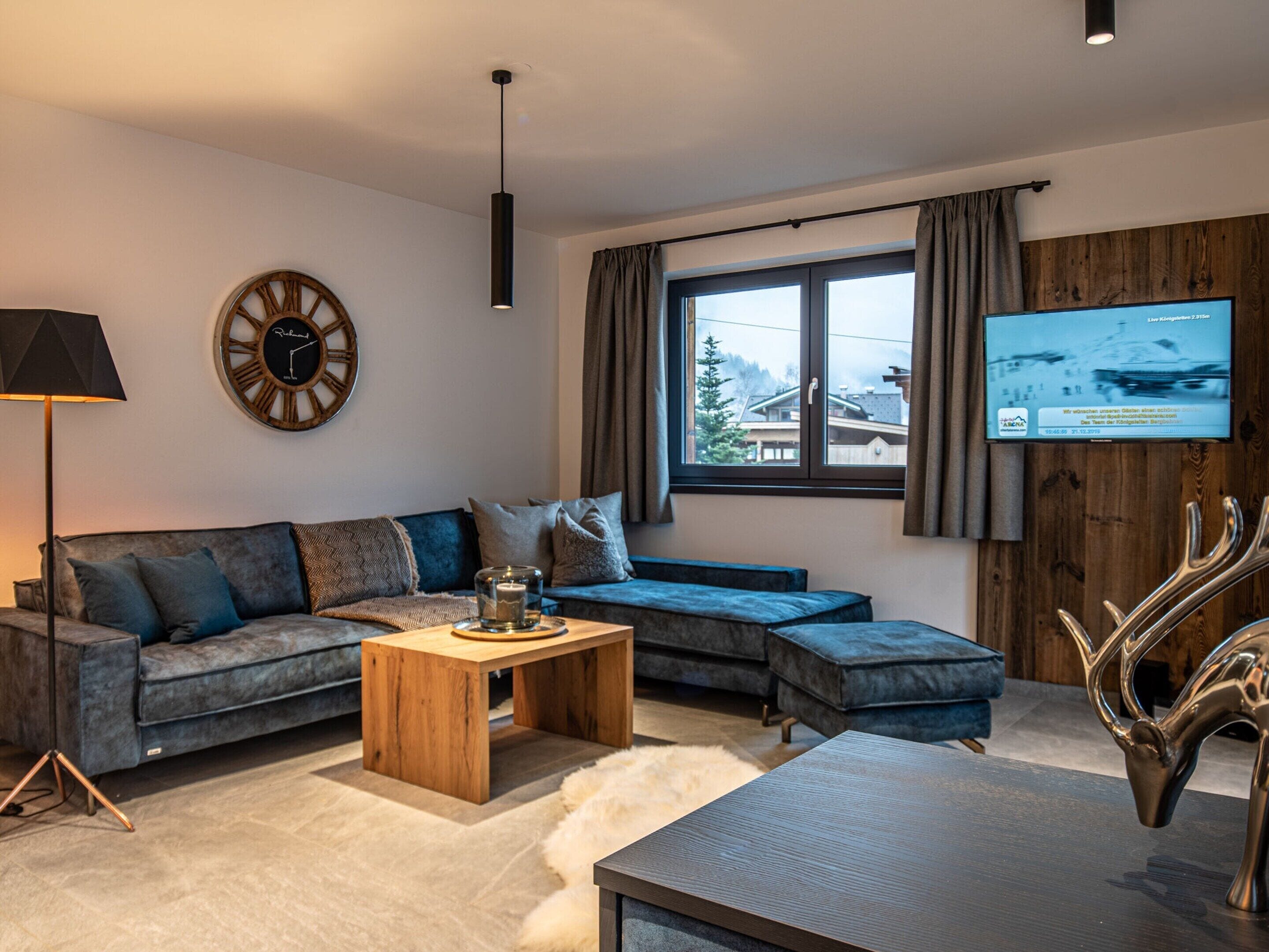 House | Living area | Fireplace