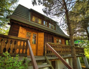 House | Exterior - Log House by Lake Tajty, Masurian Lakes Trail (Gizycko)