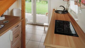 House | Private kitchen | Electric kettle, highchair