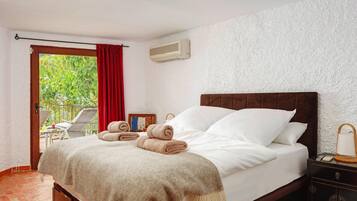 Villa | 3 bilik tidur, dilengkapkan perabot secara berasingan