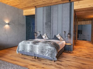 Apartment | 1 bedroom, bed sheets - Chalet in Kaltenbach With Sauna & Ski Access (Kaltenbach)