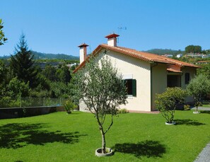 House | Exterior - Holiday Home in Portugal by Reservoir (Vale de Cambra)