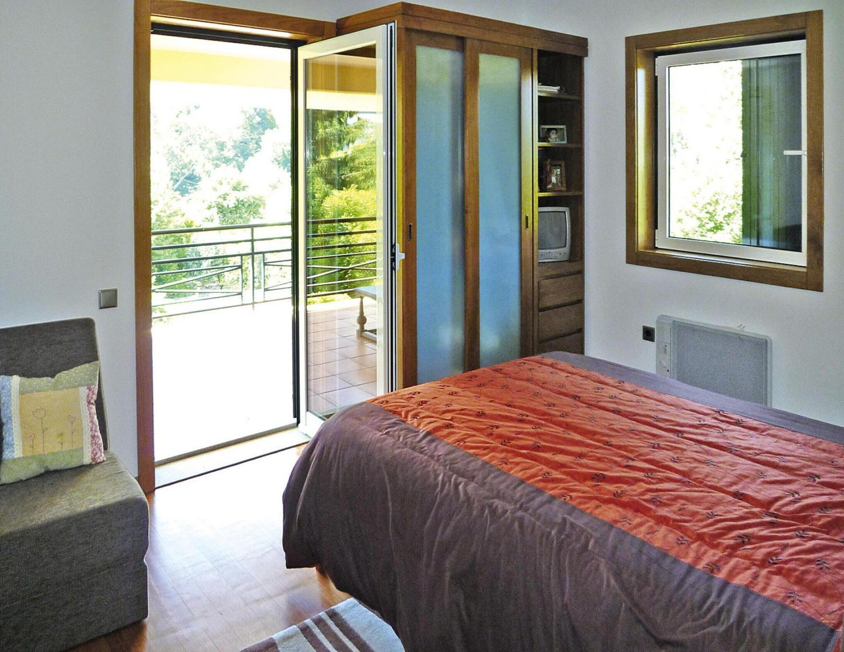 House | 4 bedrooms, individually furnished, bed sheets