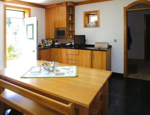 House | Dining - Holiday Home in Portugal by Reservoir (Vale de Cambra)