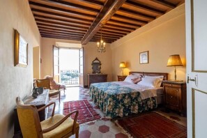 12 chambres, fer et planche à repasser, Wi-Fi gratuit, draps fournis