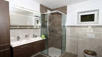 Apartment | Bathroom