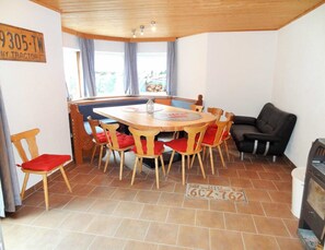 House | Dining - Large Holiday Home With Garden and Balcony in Otztal (Laengenfeld)