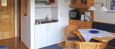Apartment | Dining
