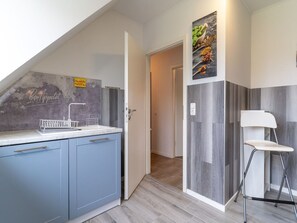 Apartment | Private kitchen | Electric kettle, toaster