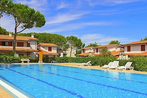 Apartment | Pool | Outdoor pool