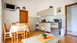 Apartment | Dining - Apartment in Seline Near Paklenica Park (Starigrad)
