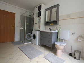 House | Bathroom - Ferienhaus in Petersdorf mit Schonem Garten (Fuenfseen)