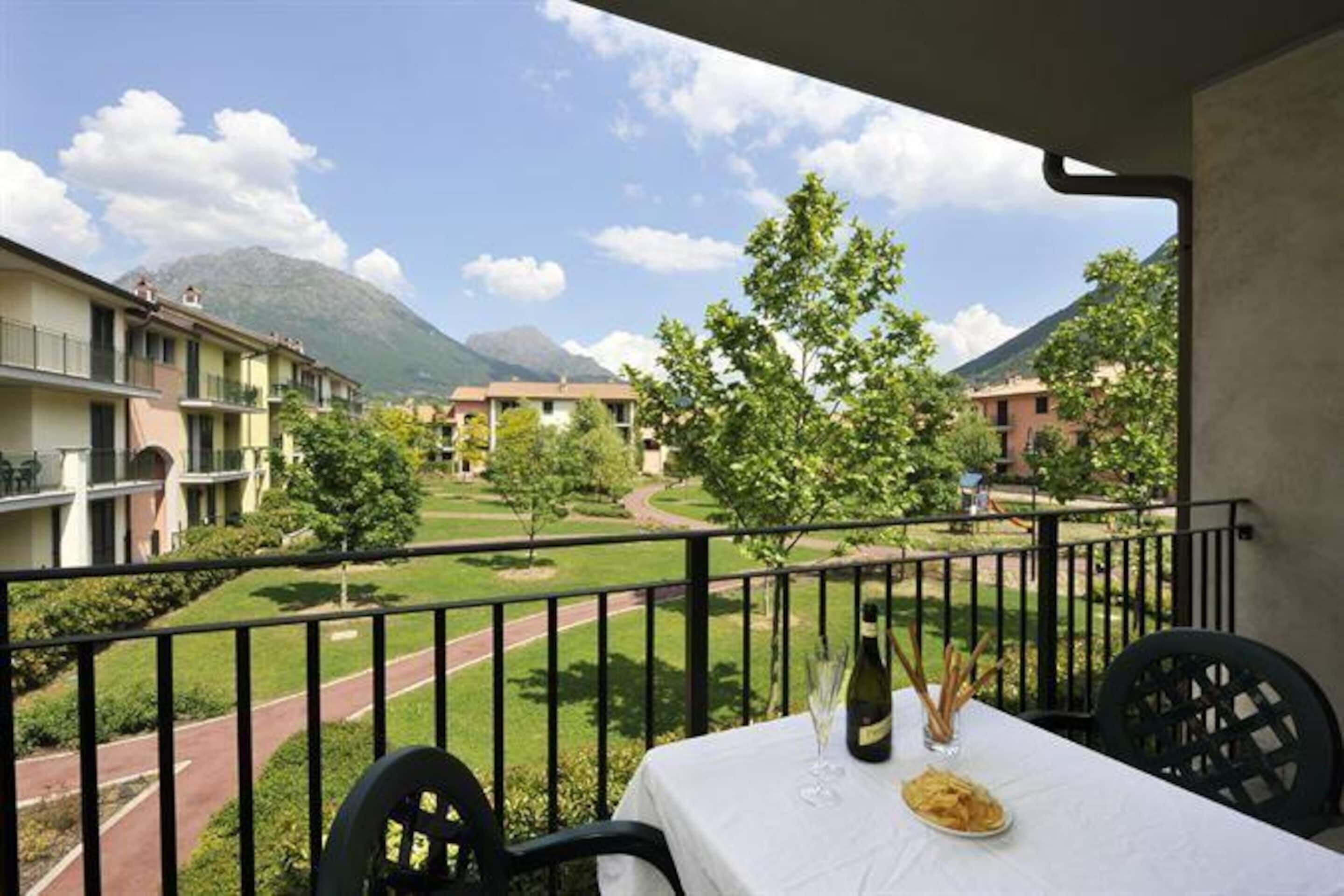 Apartment | Outdoor dining