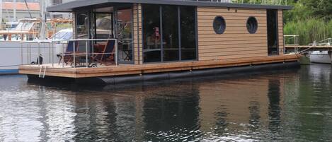 Mobile Home | Marina