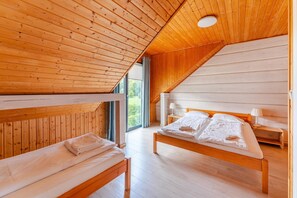 Hus | 2 soverom, individuelt innredet, strykejern/-brett og sengetøy
