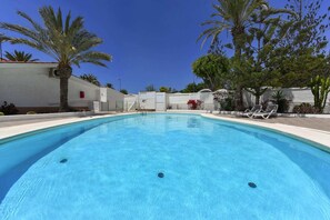 Bungalow | Pool | Outdoor pool - Bungalow, Playa del Ingles (San Bartolomé de Tirajana)