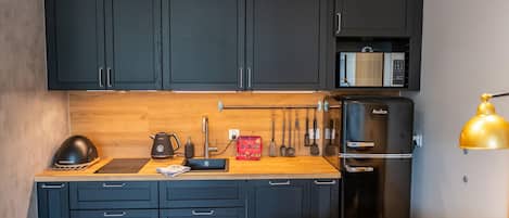 Apartment | Private kitchen | Electric kettle, toaster, highchair